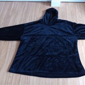 Plush Black Fleece oversized Hoodie